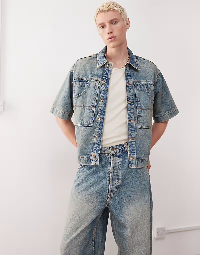 Джинсовая рубашка COLLUSION в винтажном стиле
Джинсовая рубашка COLLUSION в винтажном стиле