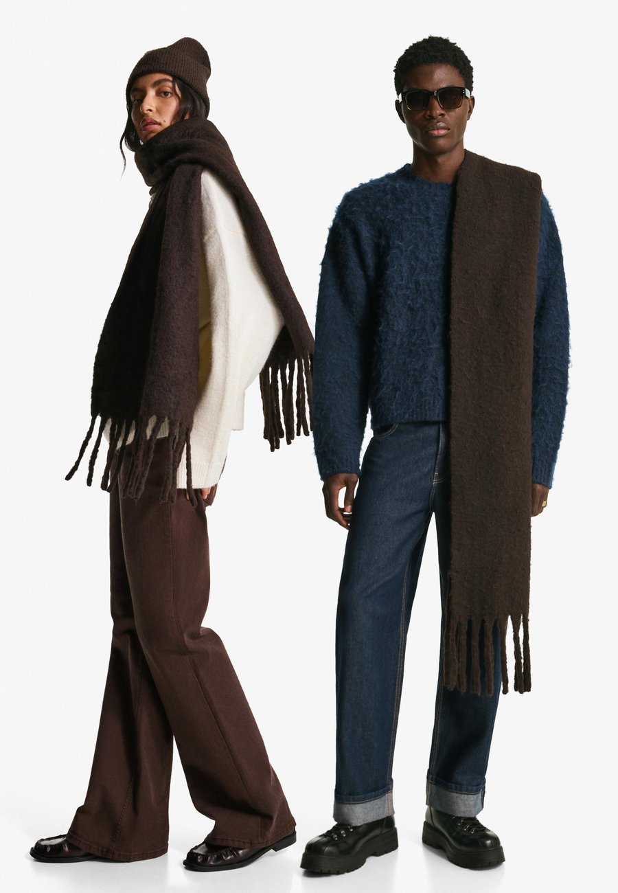 Шарф Bershka PLAIN, Dark Brown
Шарф Bershka PLAIN, Dark Brown