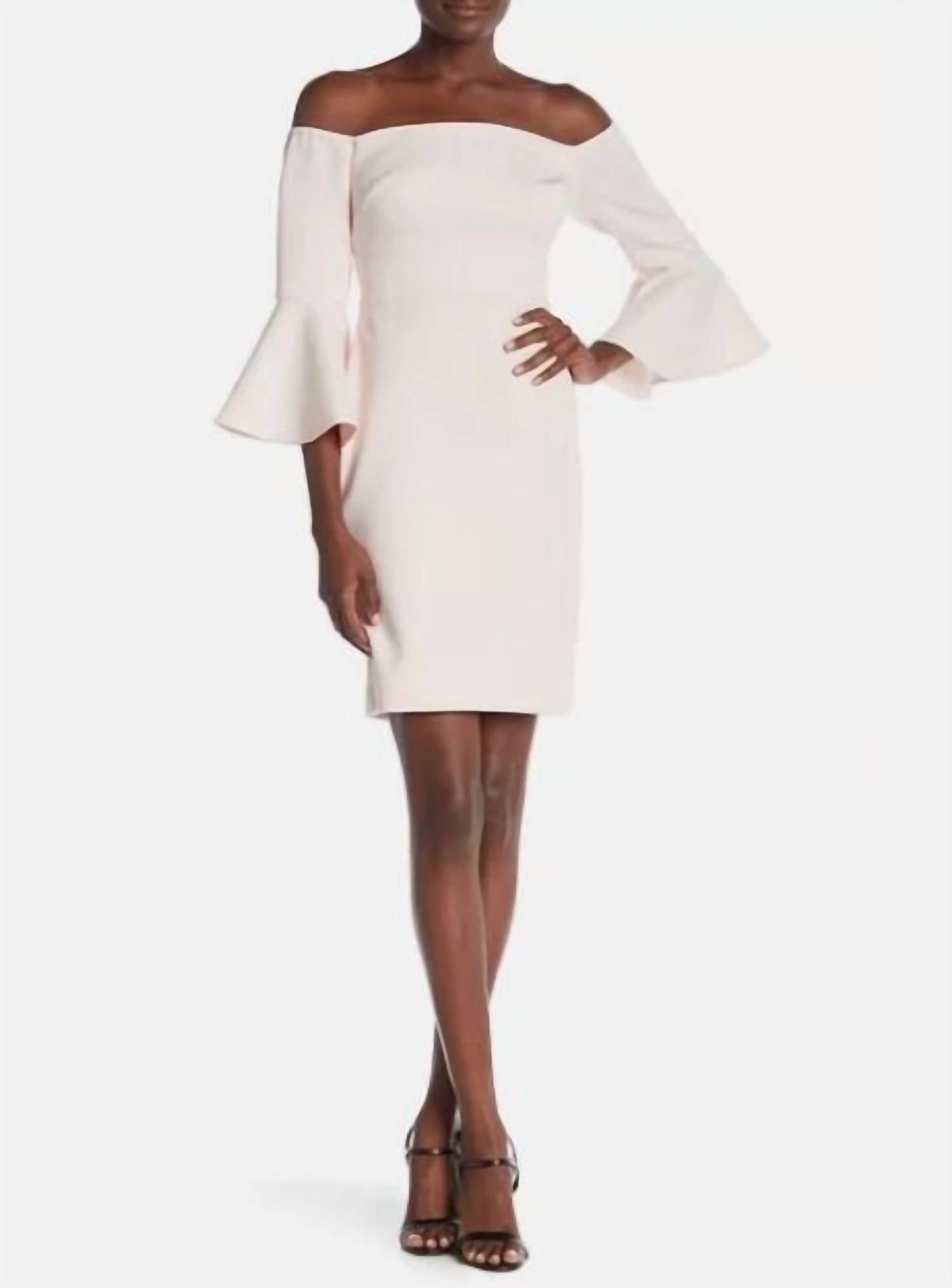 Женское платье с открытыми плечами и рукавами-колокольчиками розового цвета Betsey Johnson
Женское платье с открытыми плечами и рукавами-колокольчиками розового цвета Betsey Johnson