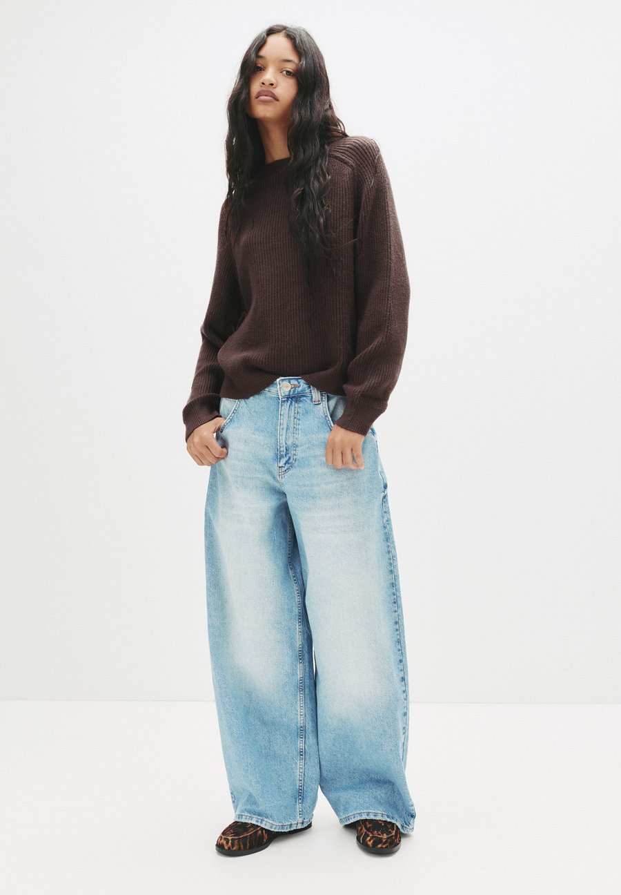 Джемпер PULL&BEAR Jumper, Dark Brown
Джемпер PULL&BEAR Jumper, Dark Brown