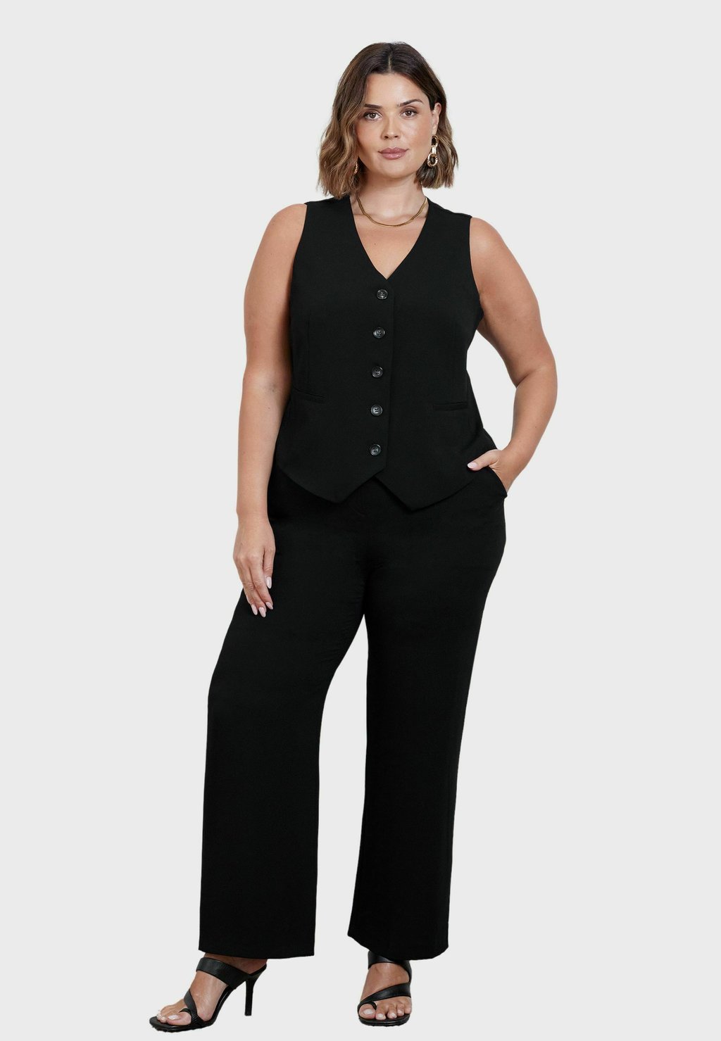 Брюки BUTTON DETAIL WIDE LEG Live Unlimited London, черный
Брюки BUTTON DETAIL WIDE LEG Live Unlimited London, черный