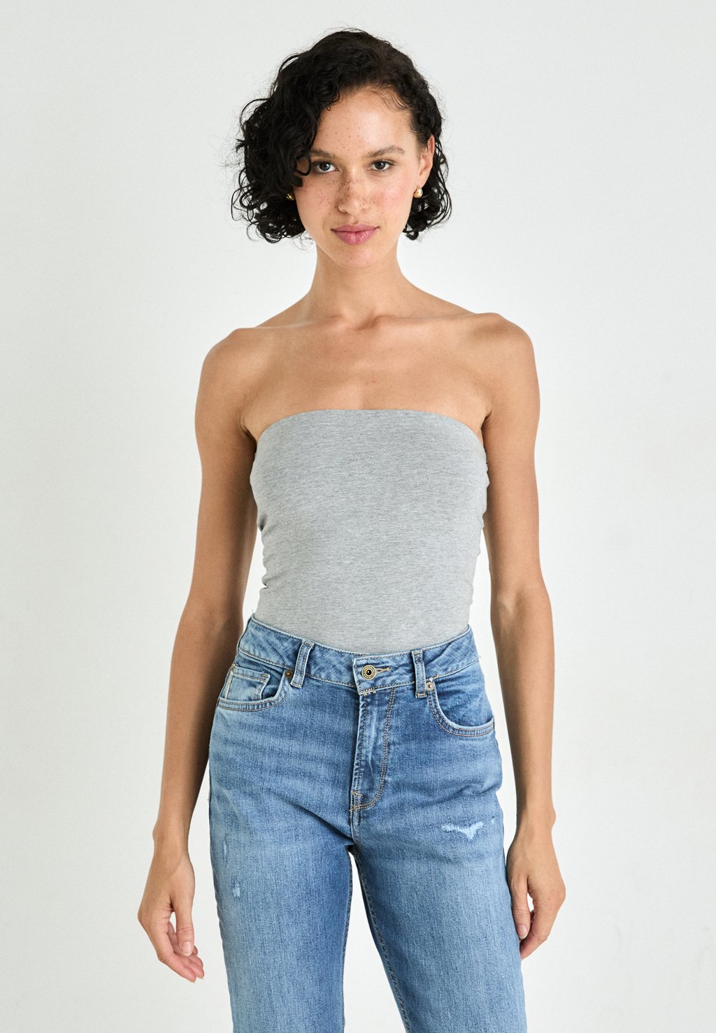 Топ BETH TUBE Weekday, серый
Топ BETH TUBE Weekday, серый