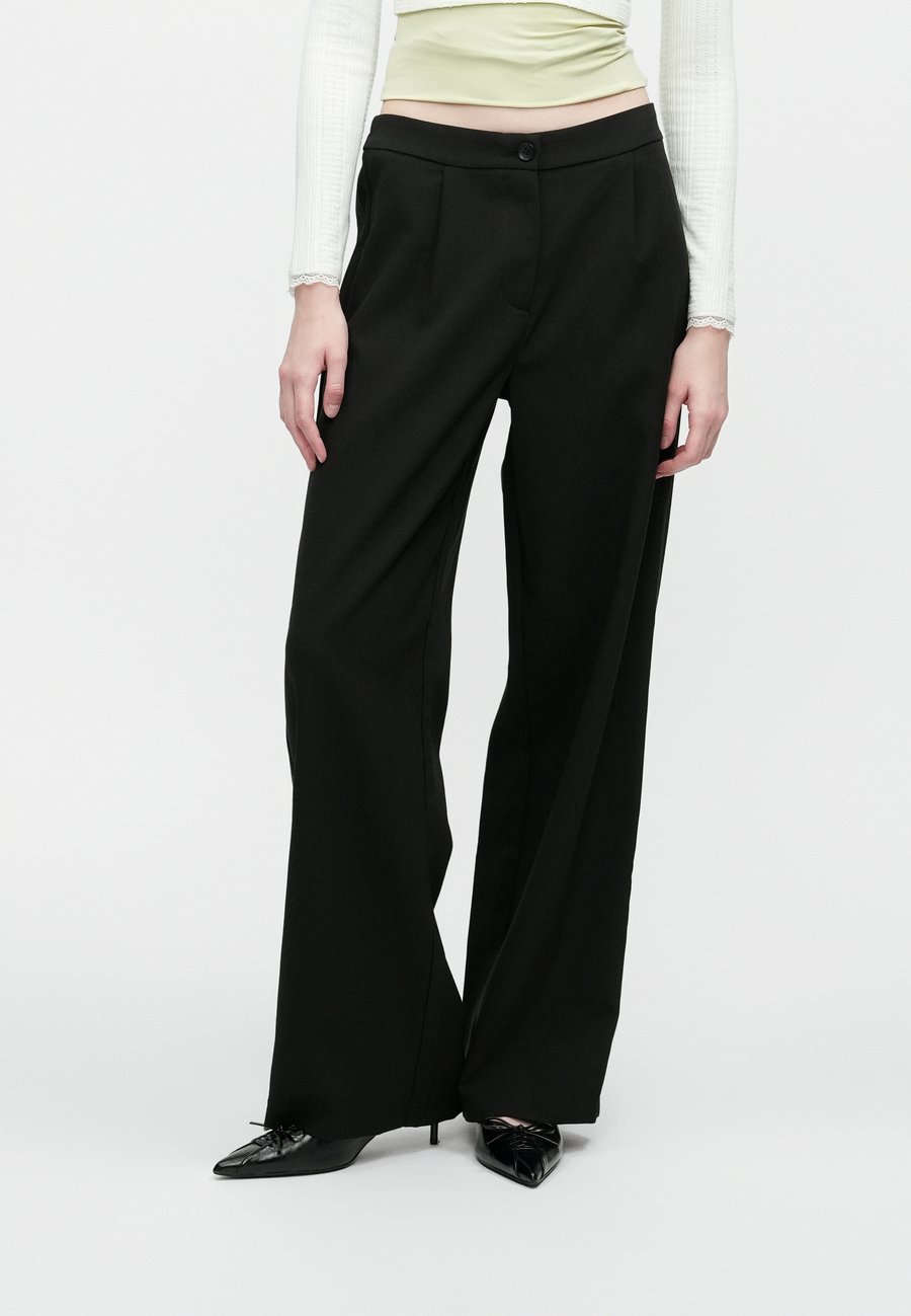 Брюки ONLY ONLNIKO LIFE WIDE PANT, Black
Брюки ONLY ONLNIKO LIFE WIDE PANT, Black