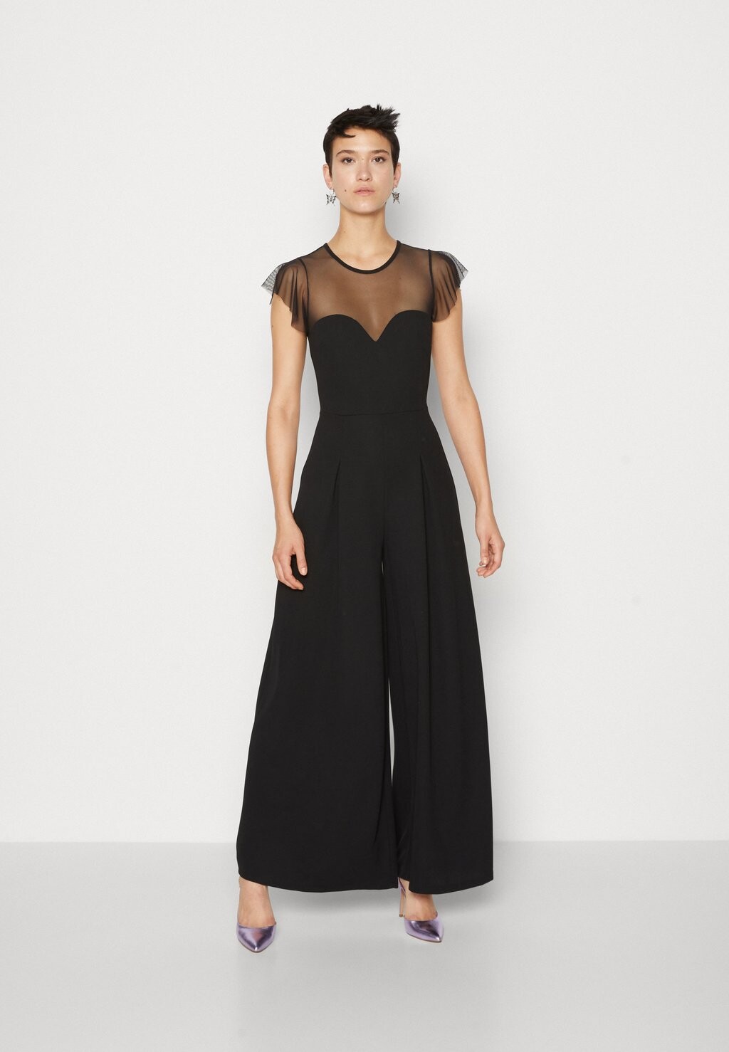 Комбинезон Tina WAL G., черный
Комбинезон Tina WAL G., черный