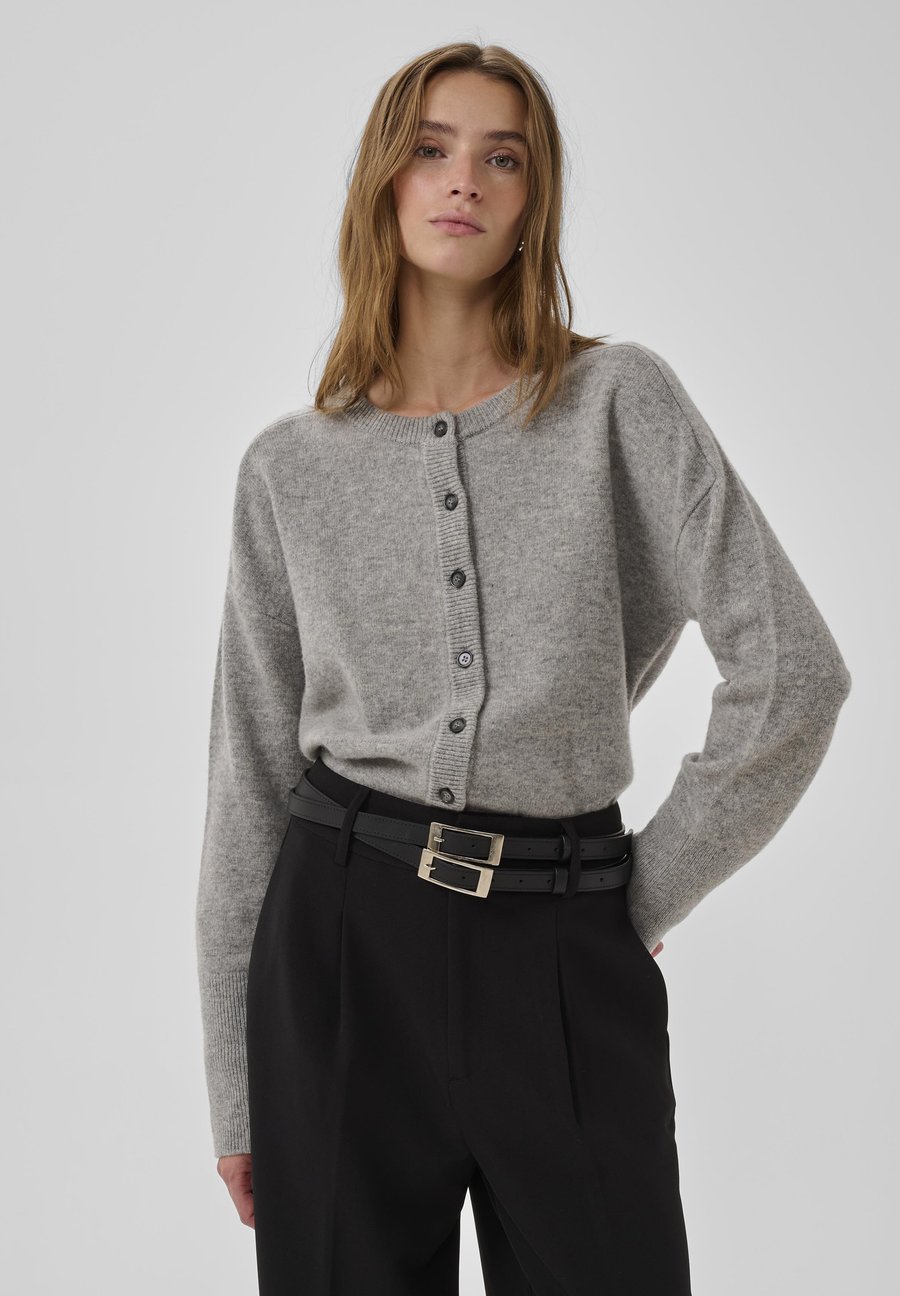 Кардиган My Essential Wardrobe 13 THE KNIT CARDIGAN, Light Grey Melange/Light Grey
Кардиган My Essential Wardrobe 13 THE KNIT CARDIGAN, Light Grey Melange/Light Grey