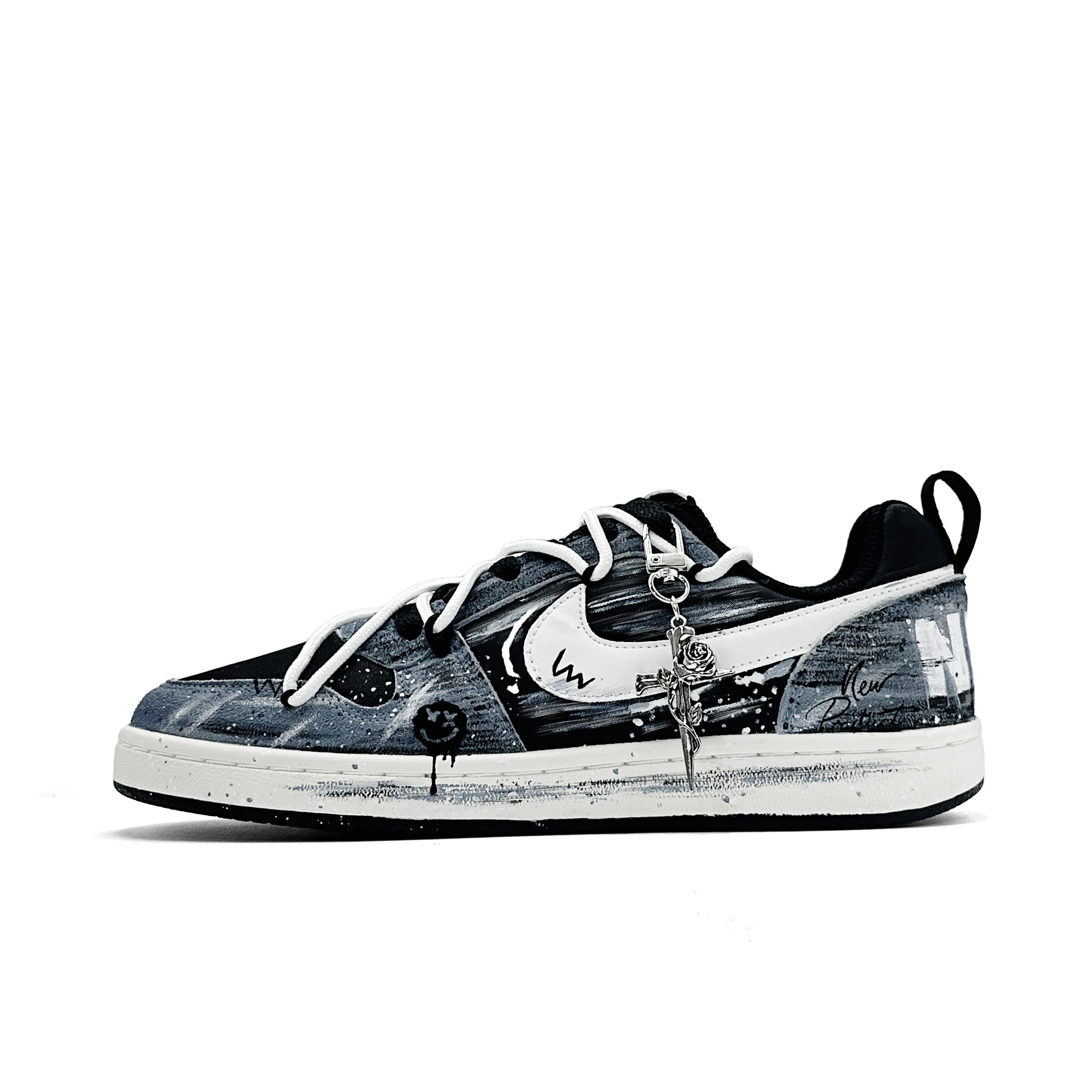 Nike Court Borough Graffiti Storm 2.0 устойчивые к истиранию низкие кроссовки для скейтбординга Unisex серо-голубые
Nike Court Borough Graffiti Storm 2.0 устойчивые к истиранию низкие кроссовки для скейтбординга Unisex серо-голубые