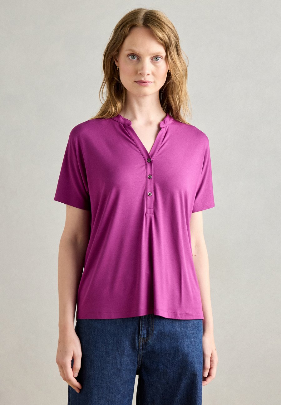 Блуза Marc O'Polo BLOUSE SHORT SLEEVE PLACKET AT FRONT, Fresh Berry/Berry
Блуза Marc O'Polo BLOUSE SHORT SLEEVE PLACKET AT FRONT, Fresh Berry/Berry
