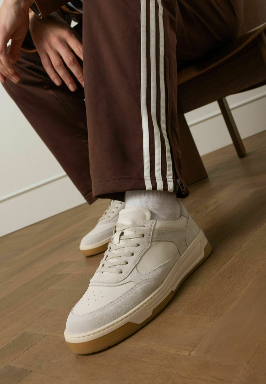 Кроссовки Manfield Trainers, Offwhite/Off-White
Кроссовки Manfield Trainers, Offwhite/Off-White