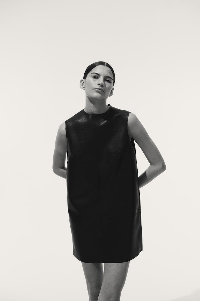 Платье с покрытием H&M, черный
Платье с покрытием H&M, черный