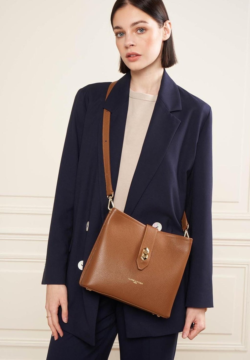 Сумка через плечо TOP DOUBLE LANCASTER, коричневый
Сумка через плечо TOP DOUBLE LANCASTER, коричневый