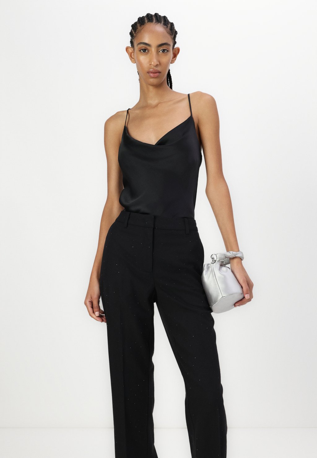 Брюки CORYMBIA MAGICA PANT Bruuns Bazaar, черный
Брюки CORYMBIA MAGICA PANT Bruuns Bazaar, черный