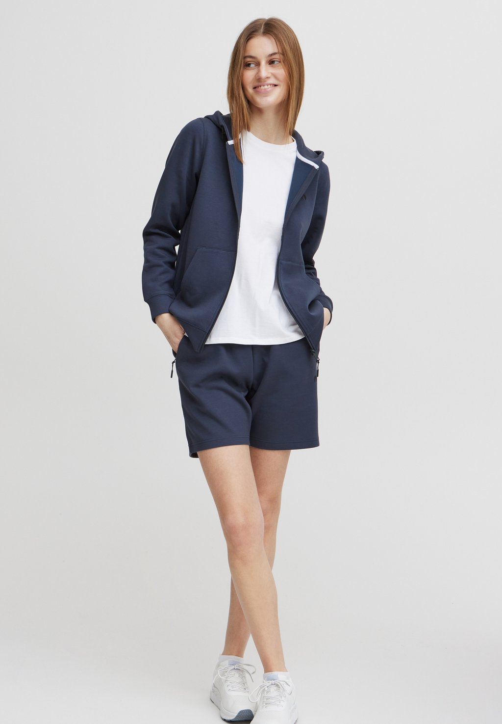 Толстовка с капюшоном NORTH BEND NBTARA North Bend, синий
Толстовка с капюшоном NORTH BEND NBTARA North Bend, синий