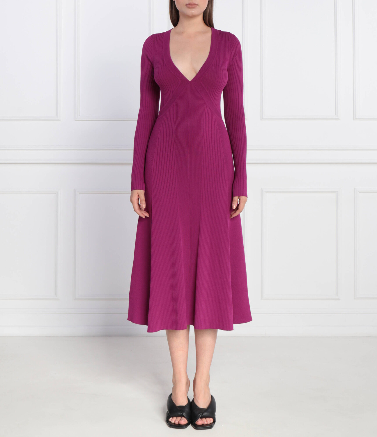 Платье Pinko, фиолетовый
Платье Pinko, фиолетовый