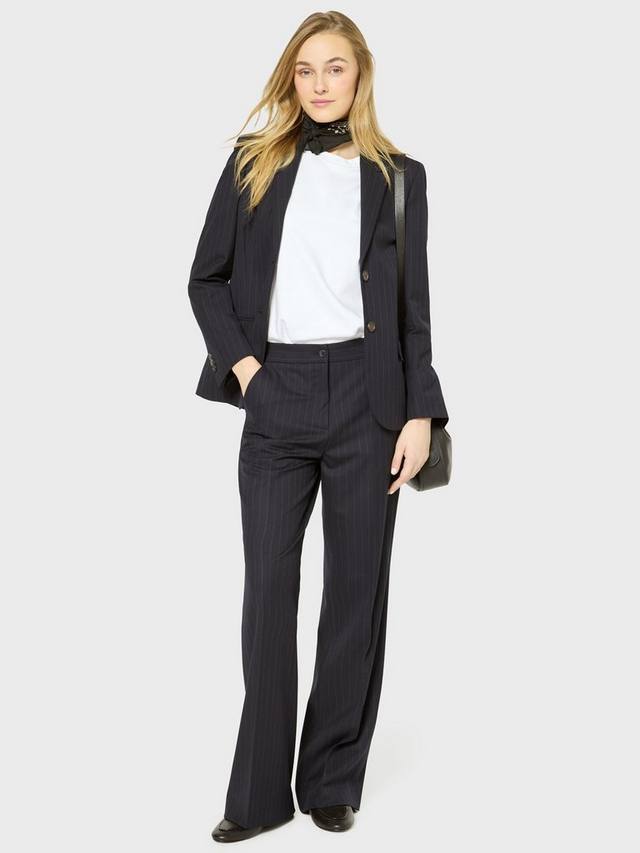 Блейзер в тонкую полоску от raby Gerard Darel, темно-синий
Блейзер в тонкую полоску от raby Gerard Darel, темно-синий