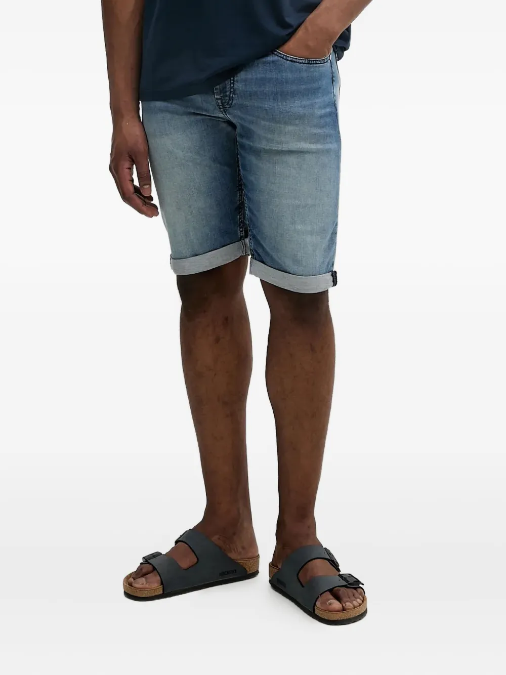 Джинсовые шорты с манжетами KARL LAGERFELD, синий
Джинсовые шорты с манжетами KARL LAGERFELD, синий