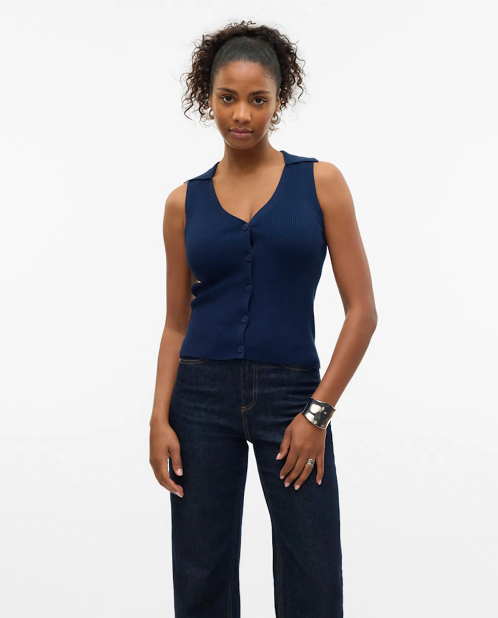 Женский топ с рубчиком на пуговицах Vero Moda, темно-синий
Женский топ с рубчиком на пуговицах Vero Moda, темно-синий