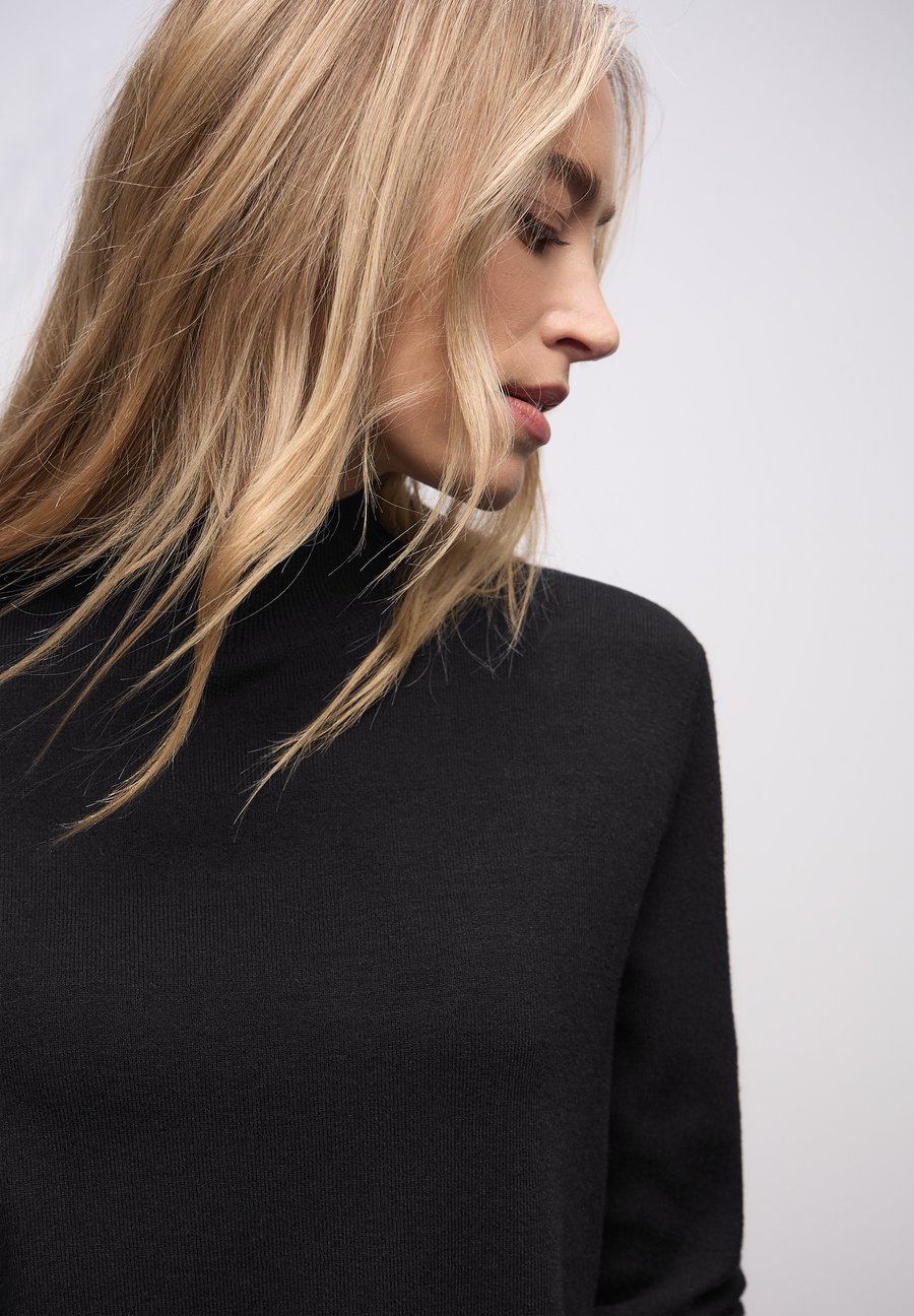 Платье Street One TURTLENECK , Schwarz/Black
Платье Street One TURTLENECK , Schwarz/Black