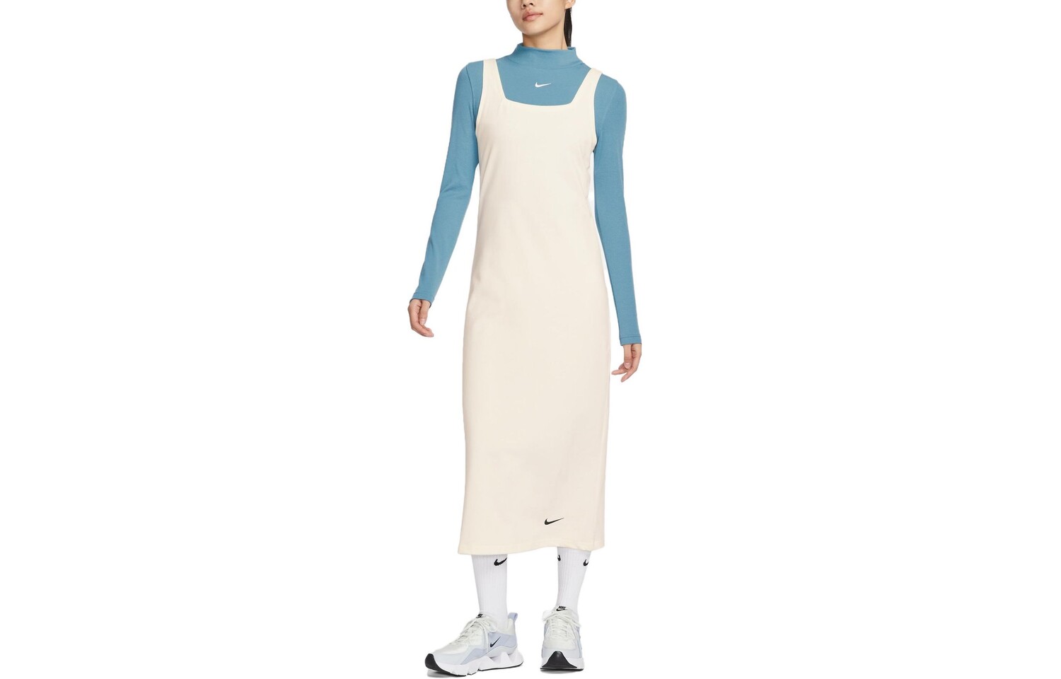 Платье-комбинация женское парусное белое Nike
Платье-комбинация женское парусное белое Nike