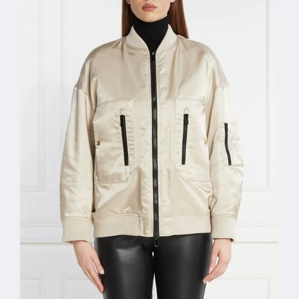 Атласный бомбер стандартного кроя Pinko, бежевый
Атласный бомбер стандартного кроя Pinko, бежевый