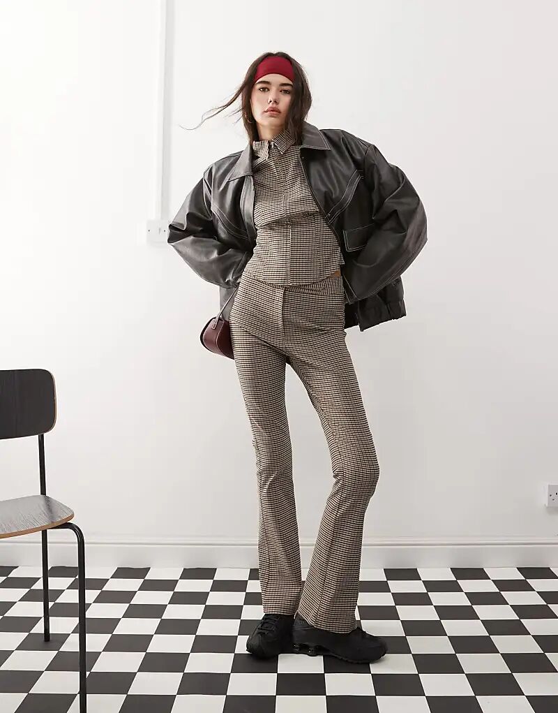 Брюки COLLUSION с заниженной талией в цветную клетку, комплект
Брюки COLLUSION с заниженной талией в цветную клетку, комплект