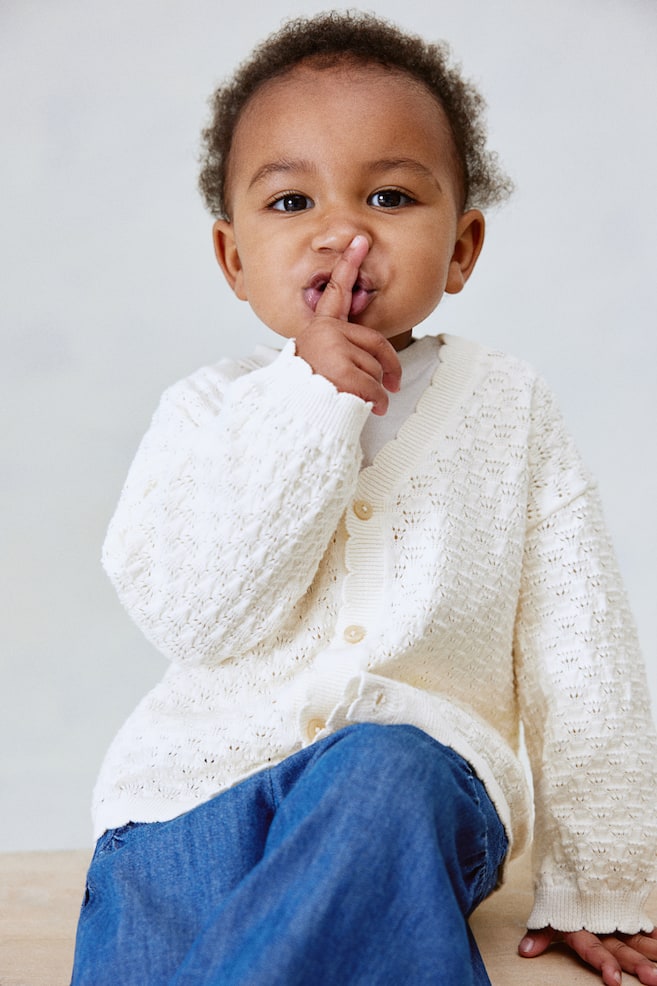 Хлопковый кардиган ажурной вязки H&M, бежевый
Хлопковый кардиган ажурной вязки H&M, бежевый