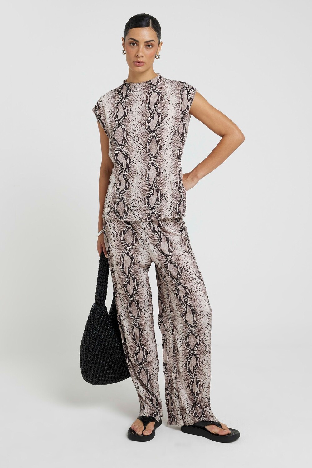 Брюки плиссе с эффектом змеиной кожи River Island, белый
Брюки плиссе с эффектом змеиной кожи River Island, белый