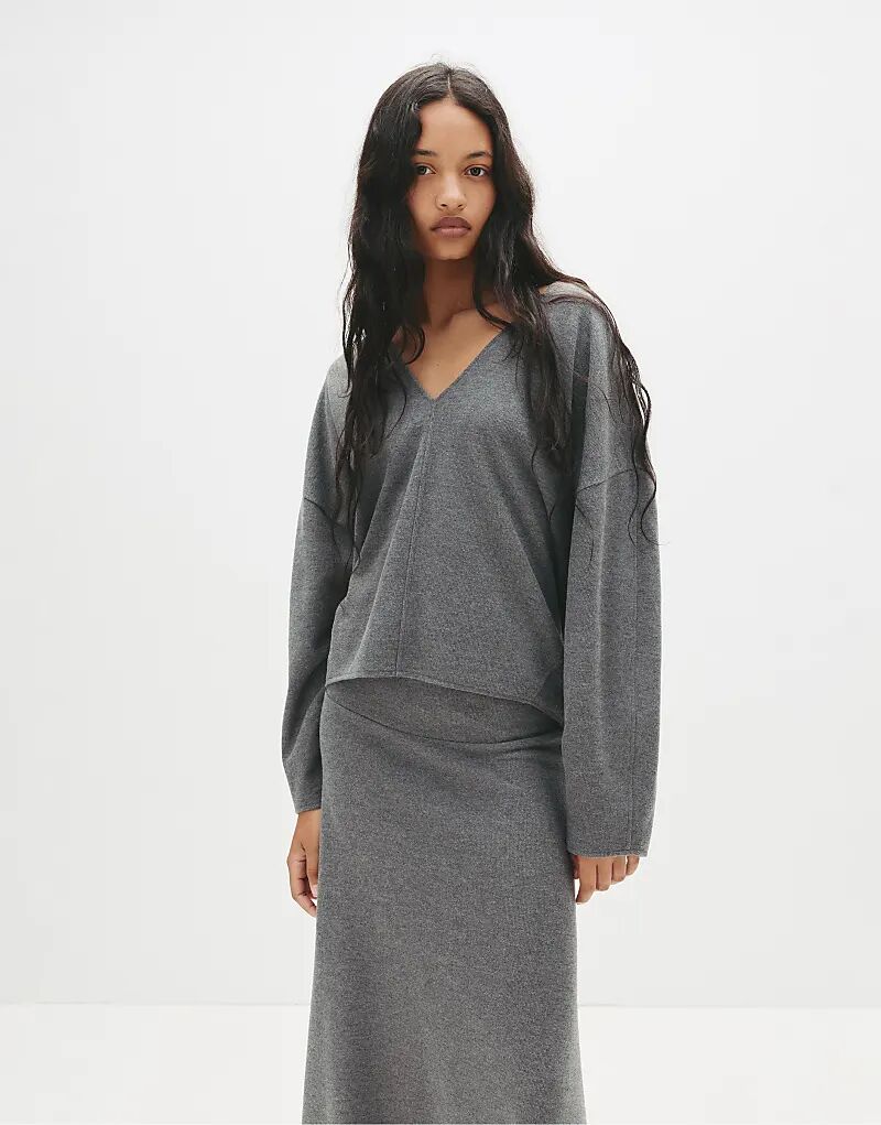 Мягкий на ощупь свитер Pull&Bear средне-серого цвета
Мягкий на ощупь свитер Pull&Bear средне-серого цвета