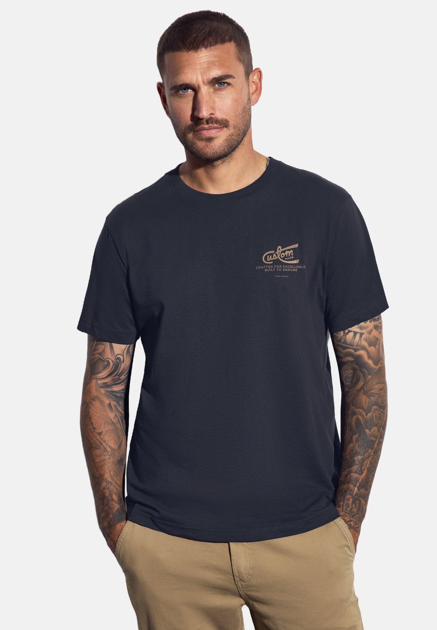 Футболка Street One MEN MIT CHEST, Blau/Dark Blue, Синий, Футболка Street One MEN MIT CHEST, Blau/Dark Blue
Футболка Street One MEN MIT CHEST, Blau/Dark Blue, Синий, Футболка Street One MEN MIT CHEST, Blau/Dark Blue