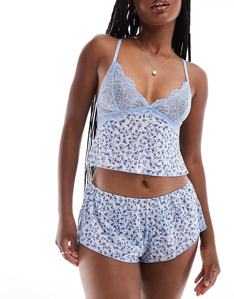 Нежная синяя пижама из сетки и кружева с цветочным принтом ASOS DESIGN и майка на бретелях
Нежная синяя пижама из сетки и кружева с цветочным принтом ASOS DESIGN и майка на бретелях