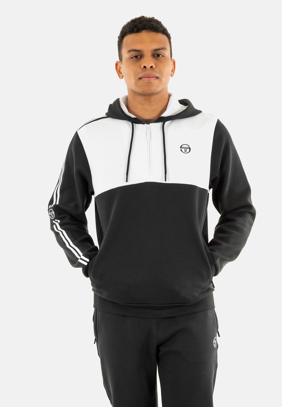 Худи Sergio Tacchini Hoodie, Noir/Black, Черный, Худи Sergio Tacchini Hoodie, Noir/Black
Худи Sergio Tacchini Hoodie, Noir/Black, Черный, Худи Sergio Tacchini Hoodie, Noir/Black