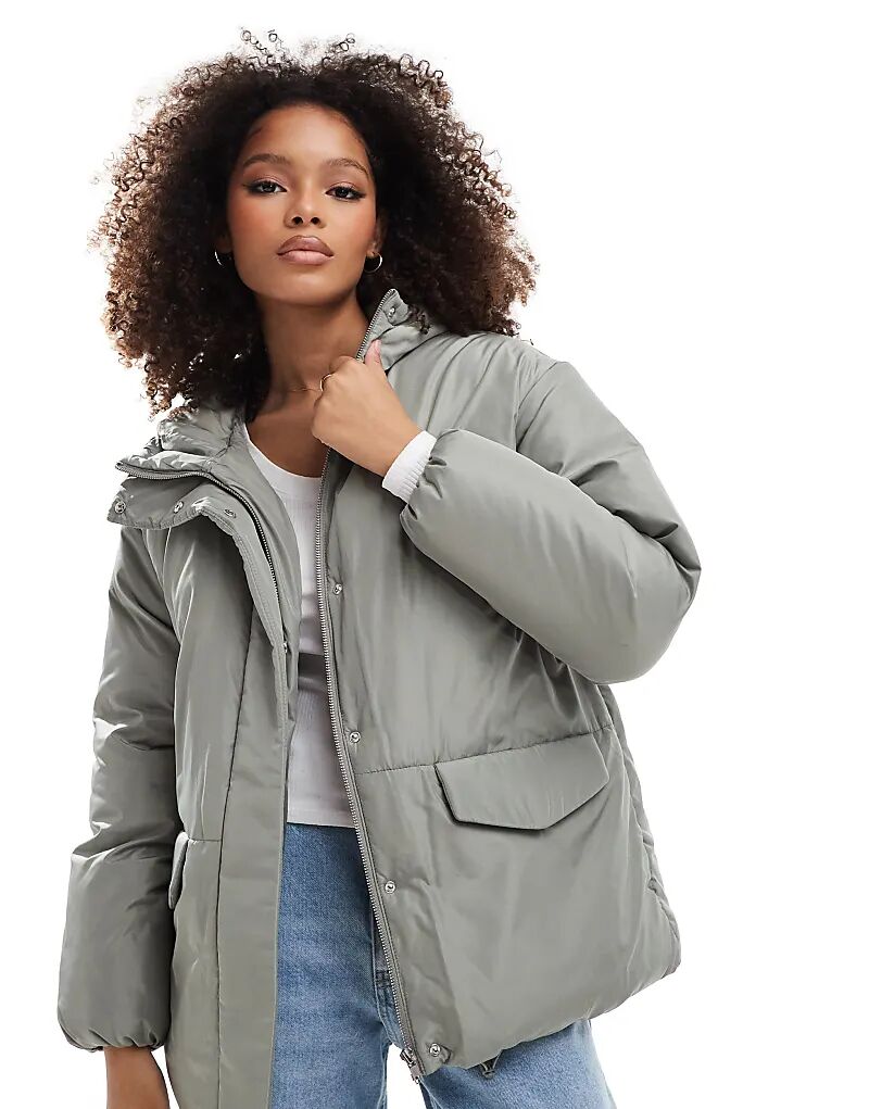 Куртка-пуховик свободного кроя с капюшоном в цвете шалфея ASOS DESIGN
Куртка-пуховик свободного кроя с капюшоном в цвете шалфея ASOS DESIGN