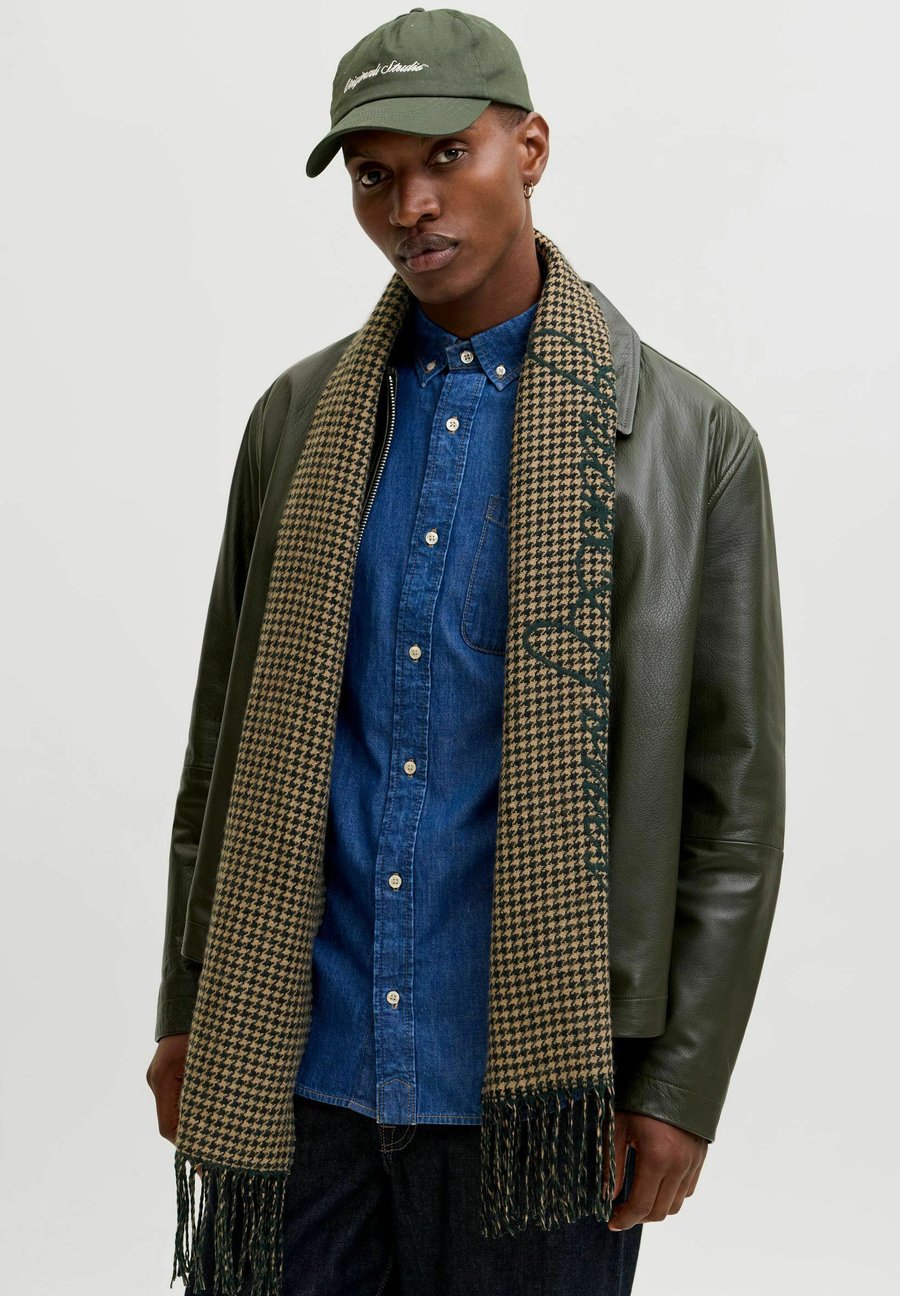 Шарф Jack & Jones Scarf, Pine Grove/Mottled Dark Green
Шарф Jack & Jones Scarf, Pine Grove/Mottled Dark Green