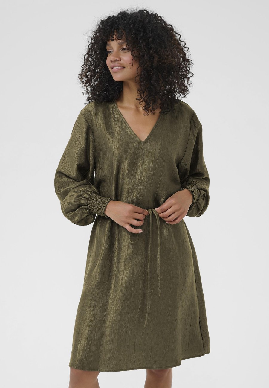 Платье Kaffe KARIZZ SHORT DRESS, Ivy Green/Green
Платье Kaffe KARIZZ SHORT DRESS, Ivy Green/Green