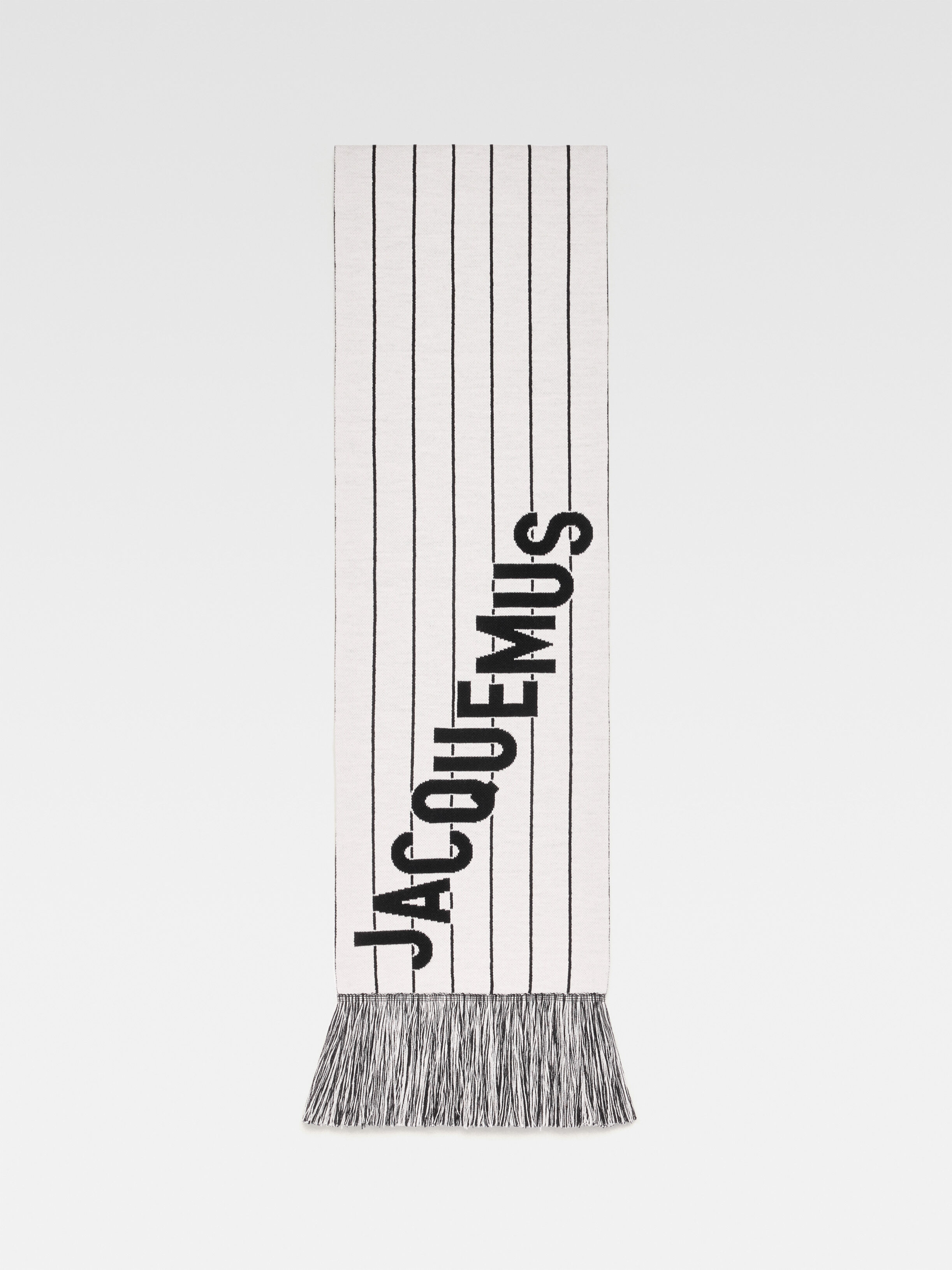 Полосатый вязаный шарф JACQUEMUS The Liga scarf, цвет Black/White
Полосатый вязаный шарф JACQUEMUS The Liga scarf, цвет Black/White