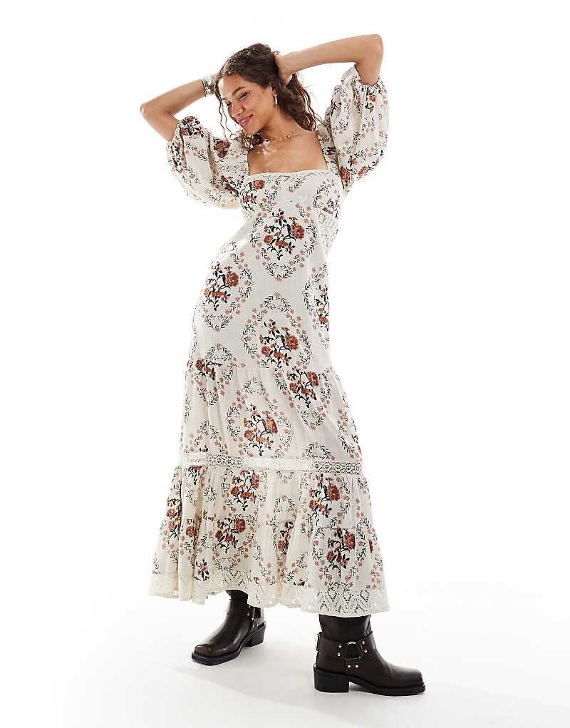 Белое платье макси с вышивкой Free People
Белое платье макси с вышивкой Free People