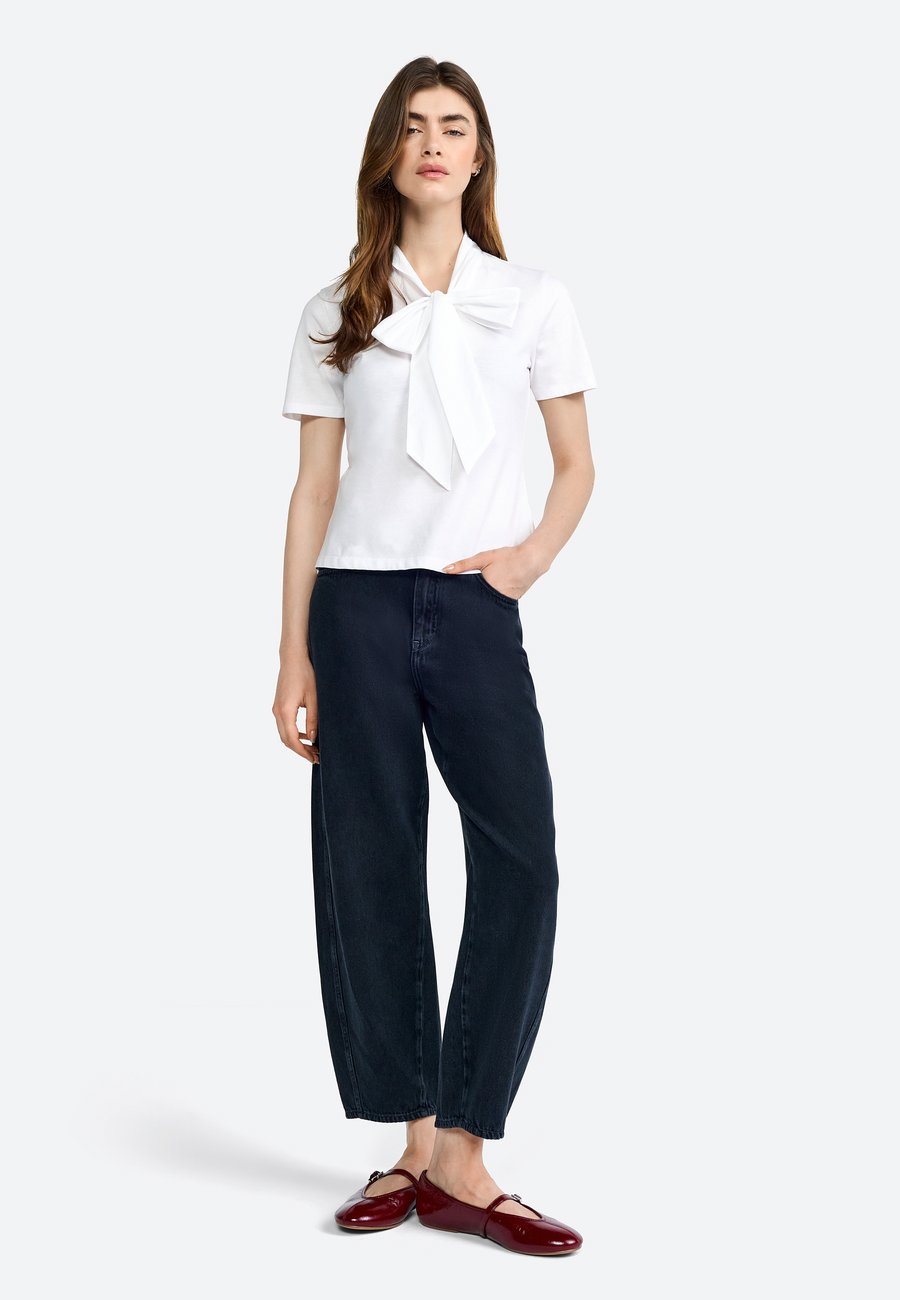 Футболка Rich & Royal Print T-shirt, White
Футболка Rich & Royal Print T-shirt, White