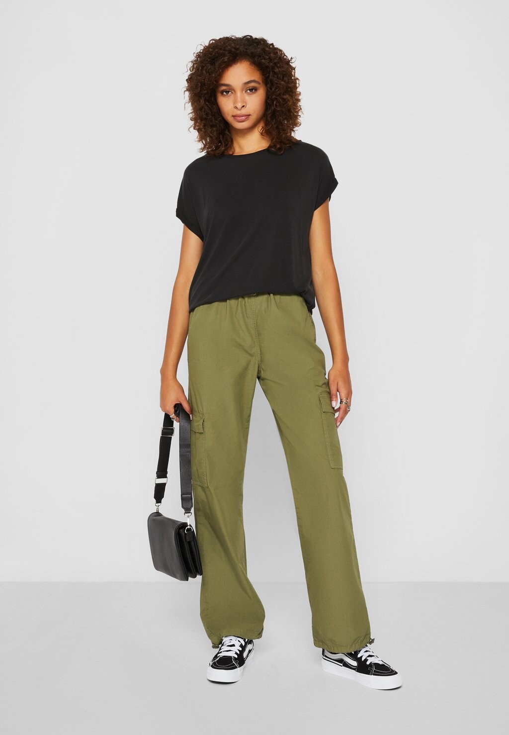 Базовая футболка Extended Shoulder Urban Classics, черный
Базовая футболка Extended Shoulder Urban Classics, черный