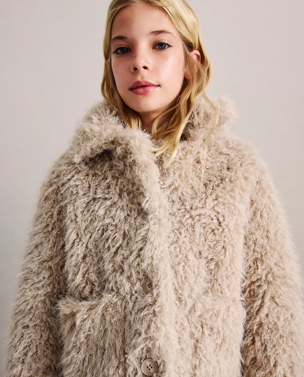 Короткое махровое пальто с карманами для девочки Coconut El Corte Inglés, экрю
Короткое махровое пальто с карманами для девочки Coconut El Corte Inglés, экрю