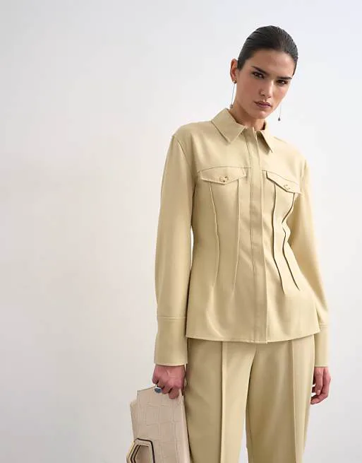 Рубашка строгого кроя Topshop со складками шалфейного цвета
Рубашка строгого кроя Topshop со складками шалфейного цвета