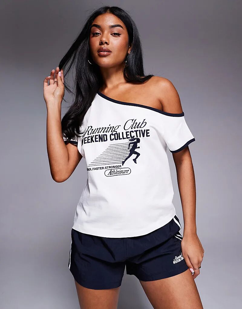 Футболка Weekend Collective Coord с открытыми плечами, контрастной отделкой темно-синего цвета и принтом бегуна кремового цвета
Футболка Weekend Collective Coord с открытыми плечами, контрастной отделкой темно-синего цвета и принтом бегуна кремового цвета