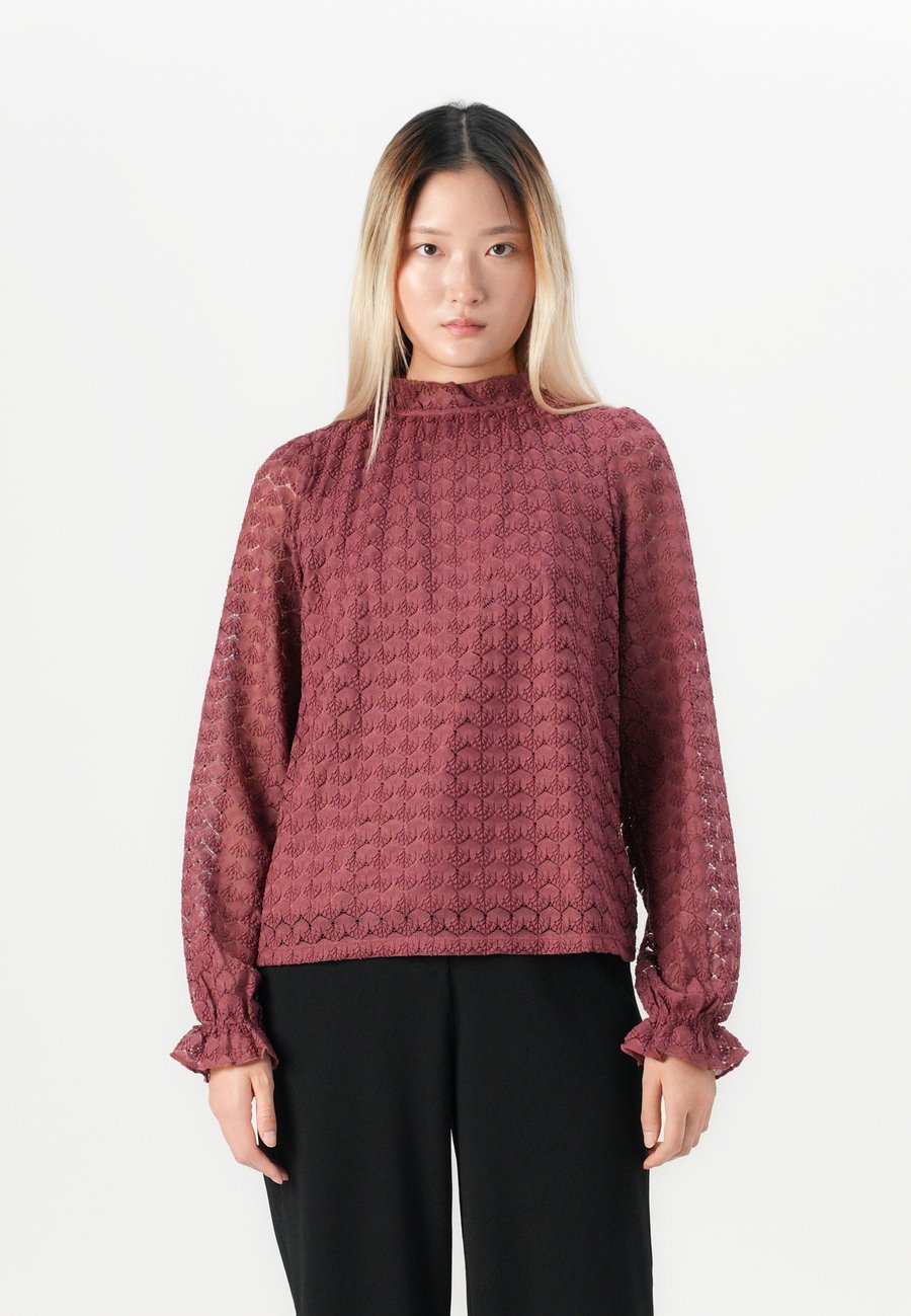 Блуза VILA VIMOKA HIGH NECK, Fig/Dark Purple
Блуза VILA VIMOKA HIGH NECK, Fig/Dark Purple