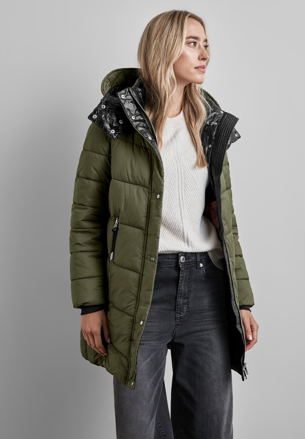 Зимнее пальто MIT ABNEHMBARER KAPUZE Street One, зеленый
Зимнее пальто MIT ABNEHMBARER KAPUZE Street One, зеленый