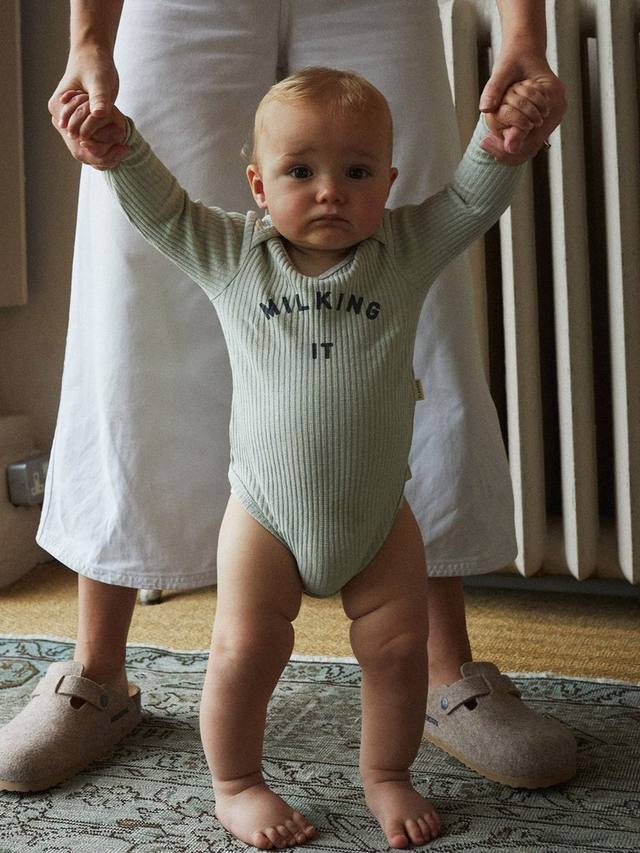 Детское боди из органического хлопка milking it Claude & Co, цвет Pistachio
Детское боди из органического хлопка milking it Claude & Co, цвет Pistachio