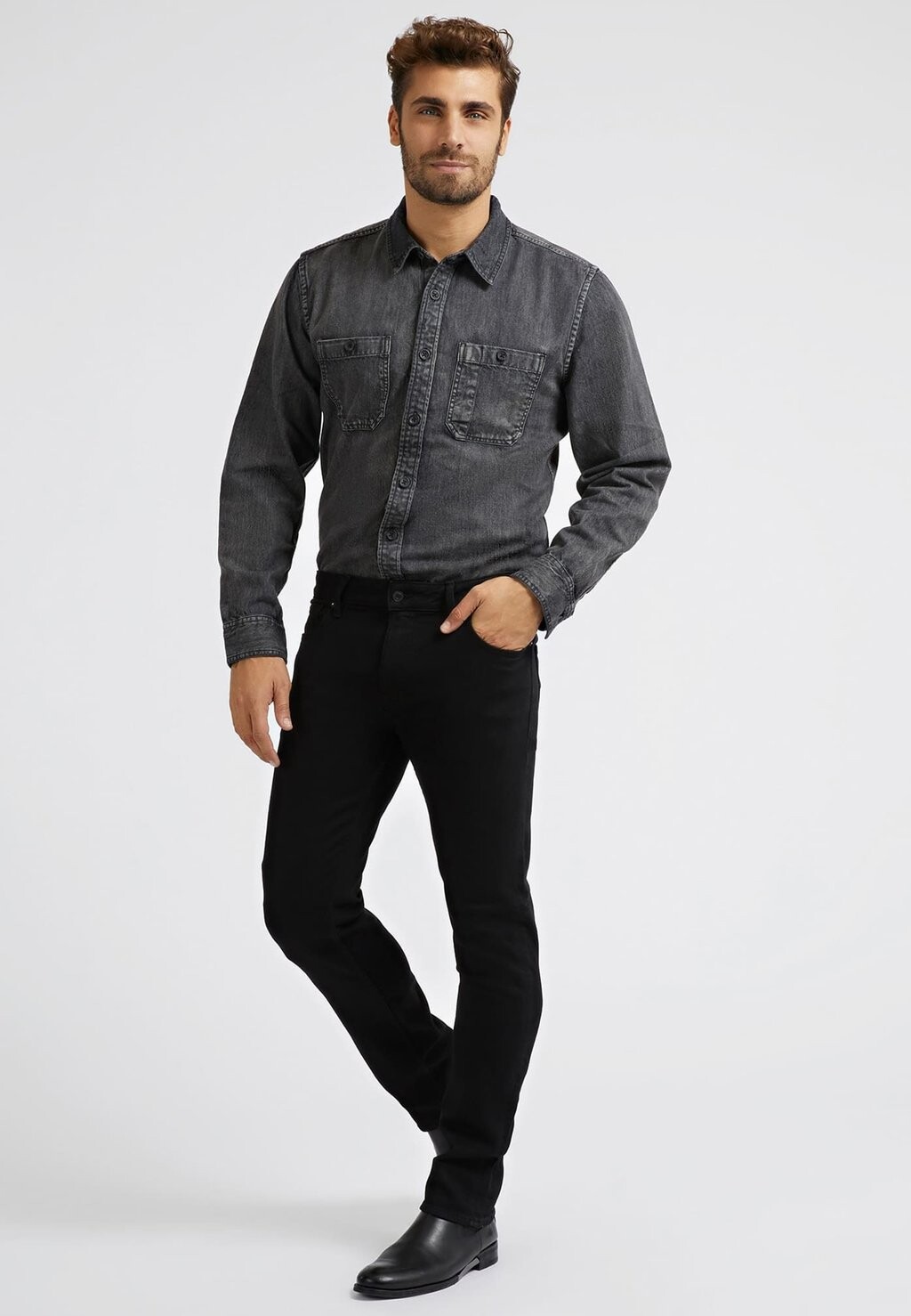 Джинсы облегающего кроя Guess, цвет Schwarz
Джинсы облегающего кроя Guess, цвет Schwarz