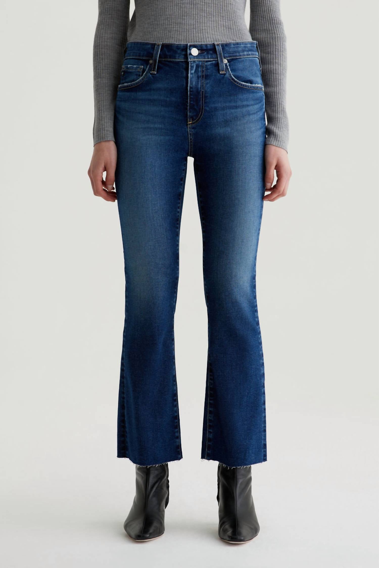 Фарра Боут Кроп Мид Райз Джинсы в цвете Забытый AG Jeans, Forgotten
Фарра Боут Кроп Мид Райз Джинсы в цвете Забытый AG Jeans, Forgotten