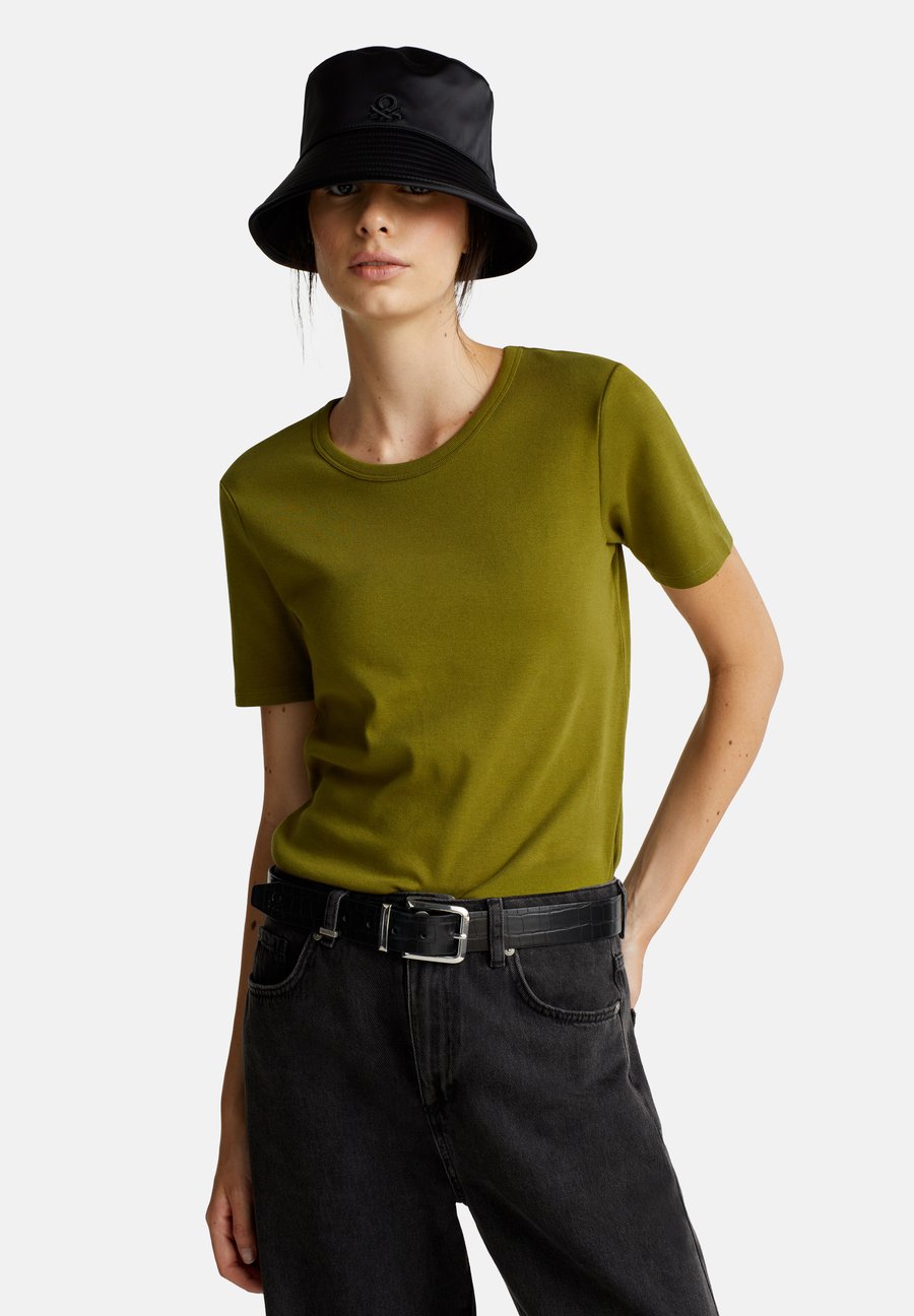 Футболка United Colors of Benetton REGULAR FIT, Green
Футболка United Colors of Benetton REGULAR FIT, Green