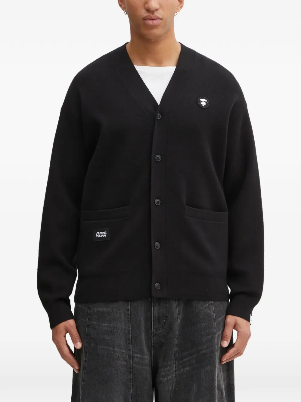 Кардиган с застежкой на пуговицы и нагрудным карманом AAPE BY *A BATHING APE, черный
Кардиган с застежкой на пуговицы и нагрудным карманом AAPE BY *A BATHING APE, черный