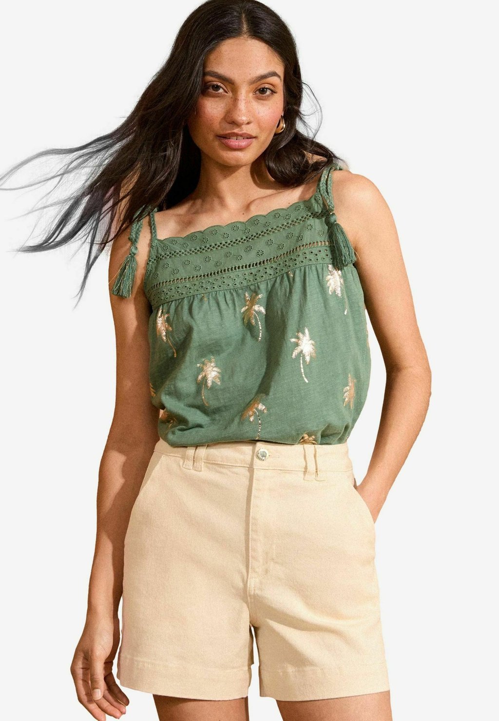 Джинсовые шорты Love & Roses, бежевый
Джинсовые шорты Love & Roses, бежевый