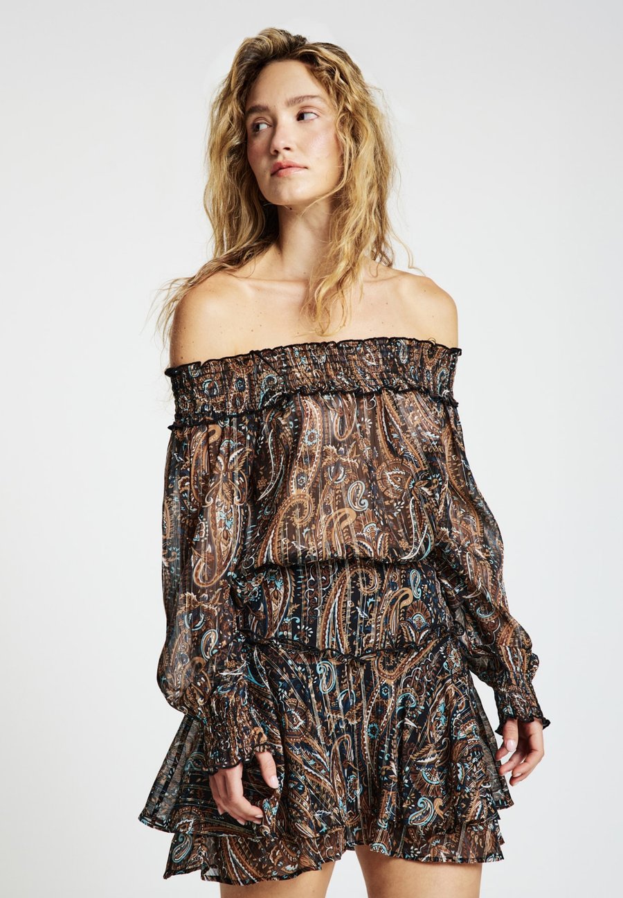 Блуза Calliope FANTASIA, Var Ultrablack/Black
Блуза Calliope FANTASIA, Var Ultrablack/Black