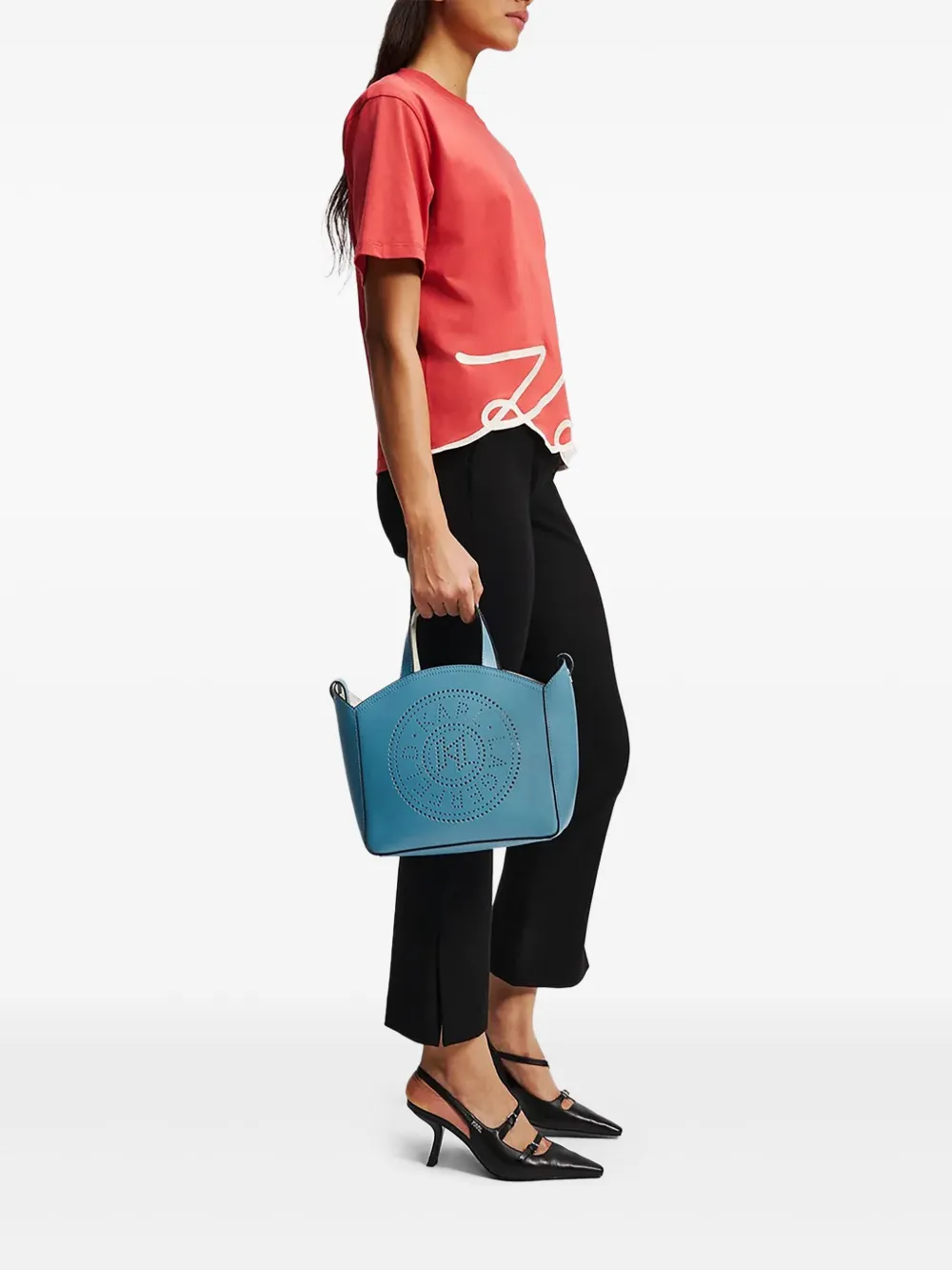 Маленькая сумка-тоут K/Circle с логотипом Karl Lagerfeld, синий
Маленькая сумка-тоут K/Circle с логотипом Karl Lagerfeld, синий